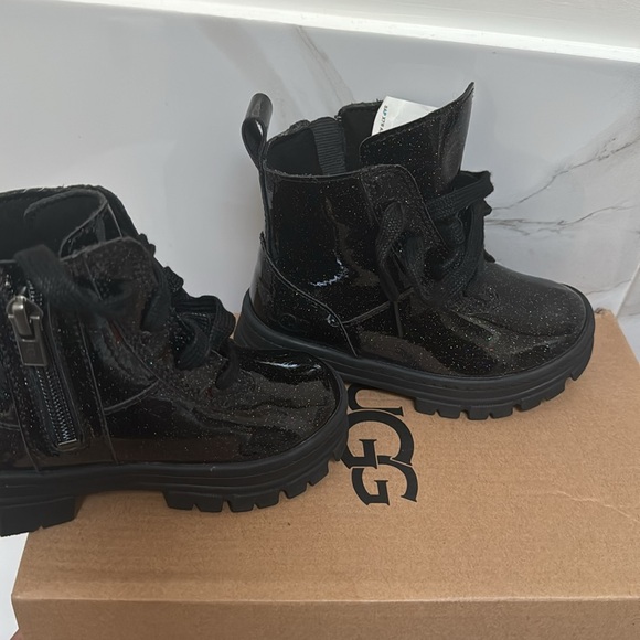 Ugg Ashton Lace Up Glitter Boots - Picture 2 of 3